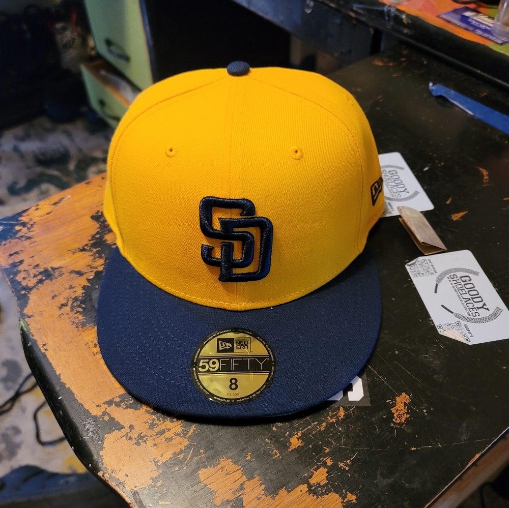 New era San Diego Padres cap Gold/ Navy men's size 8 (New)